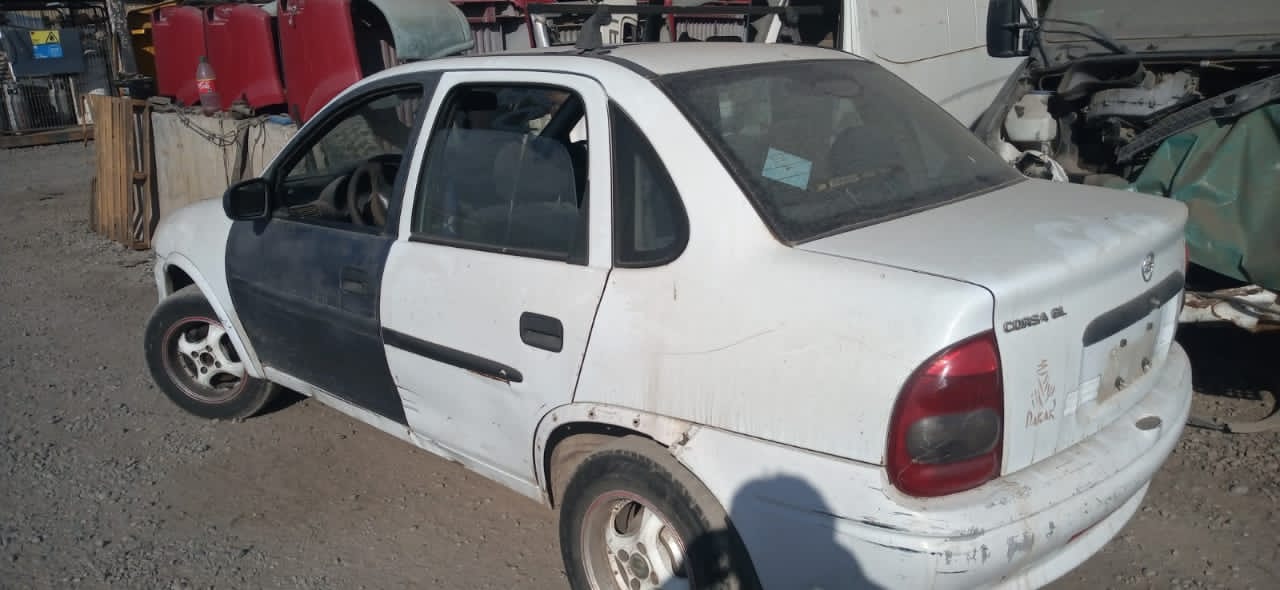  Chevrolet CORSA 2002    EN DESARME